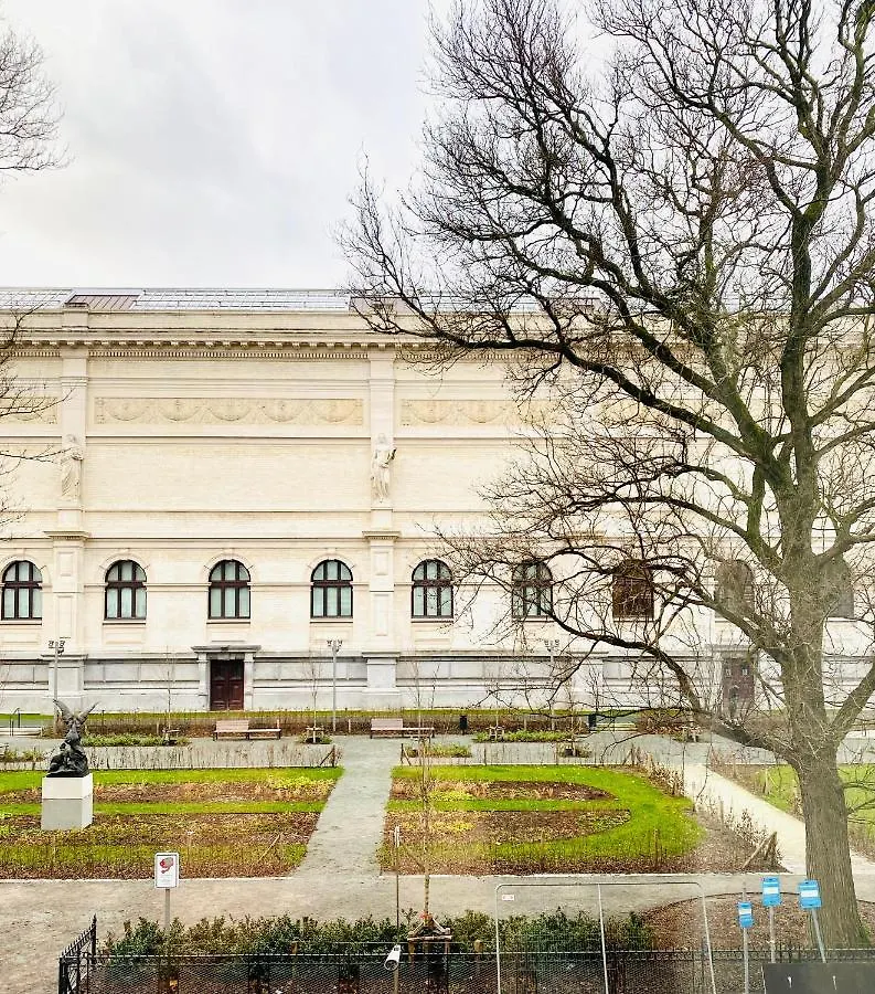 Antwerp Museum Suites Guest house